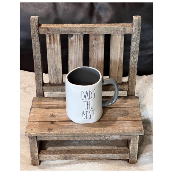 Rae Dunn Dad’s The Best Mug - Picture 5 of 5